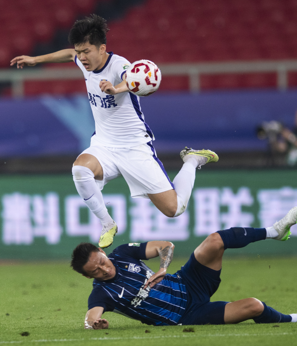 她的快速反 她的快速反