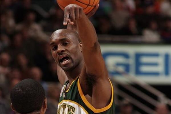 防守轮转出 防守轮转出